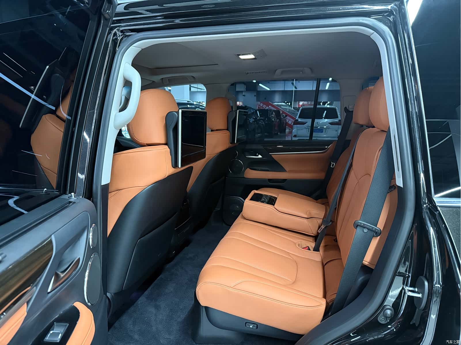 Lexus LX, 2018 8