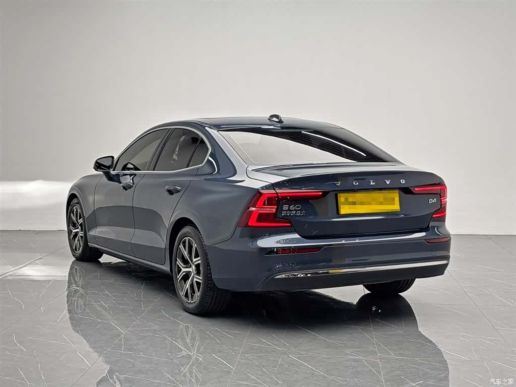Volvo S60, 2023 4