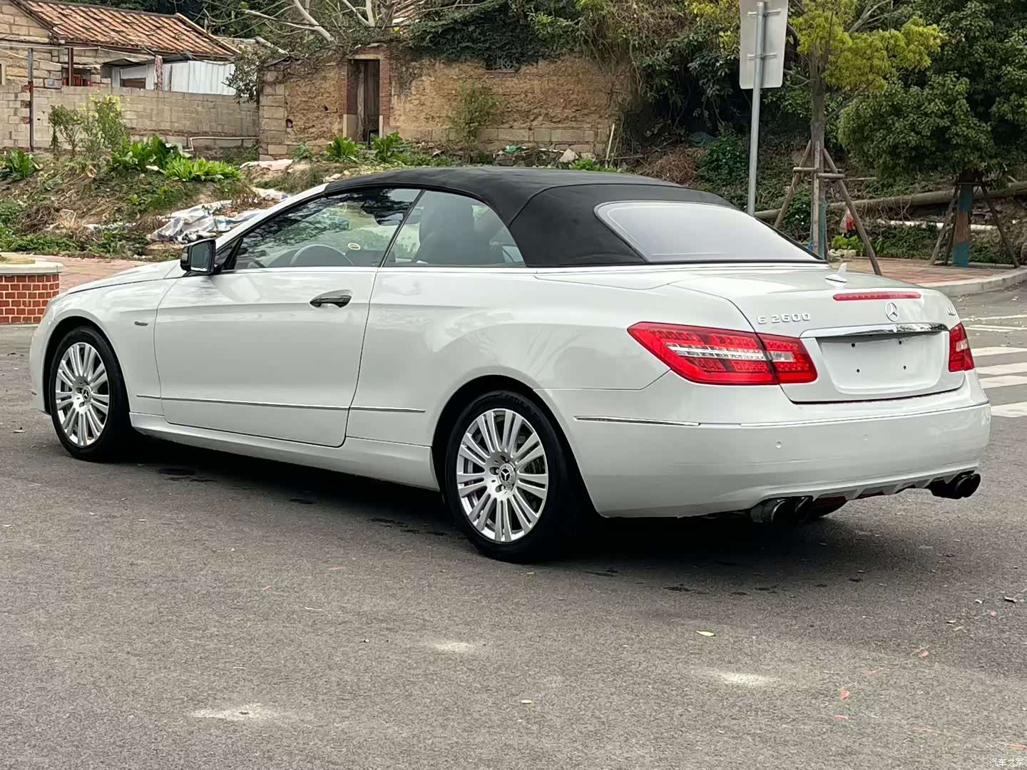 Mercedes-Benz E-Class, 2011 7
