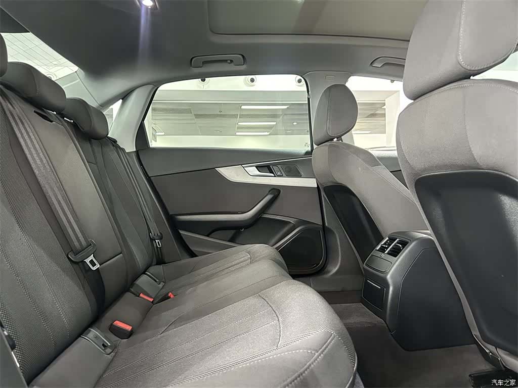 Audi A4L, 2019 7