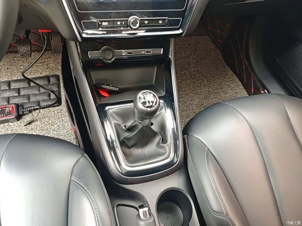 Roewe i5, 2018 14
