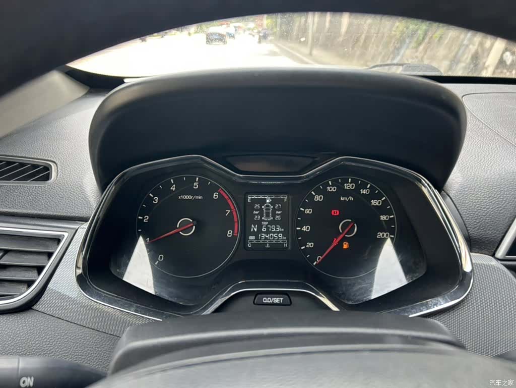 Wuling 310W, 2018 3