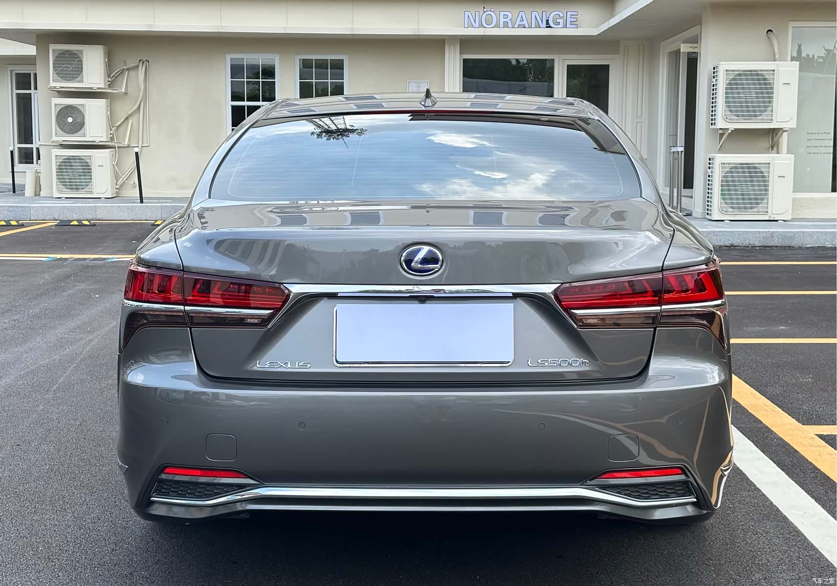 Lexus LS, 2020 4