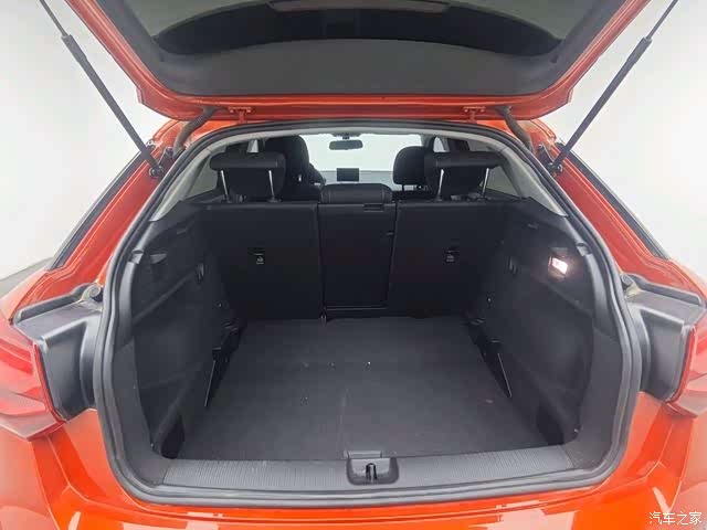 Audi Q2L, 2021 19