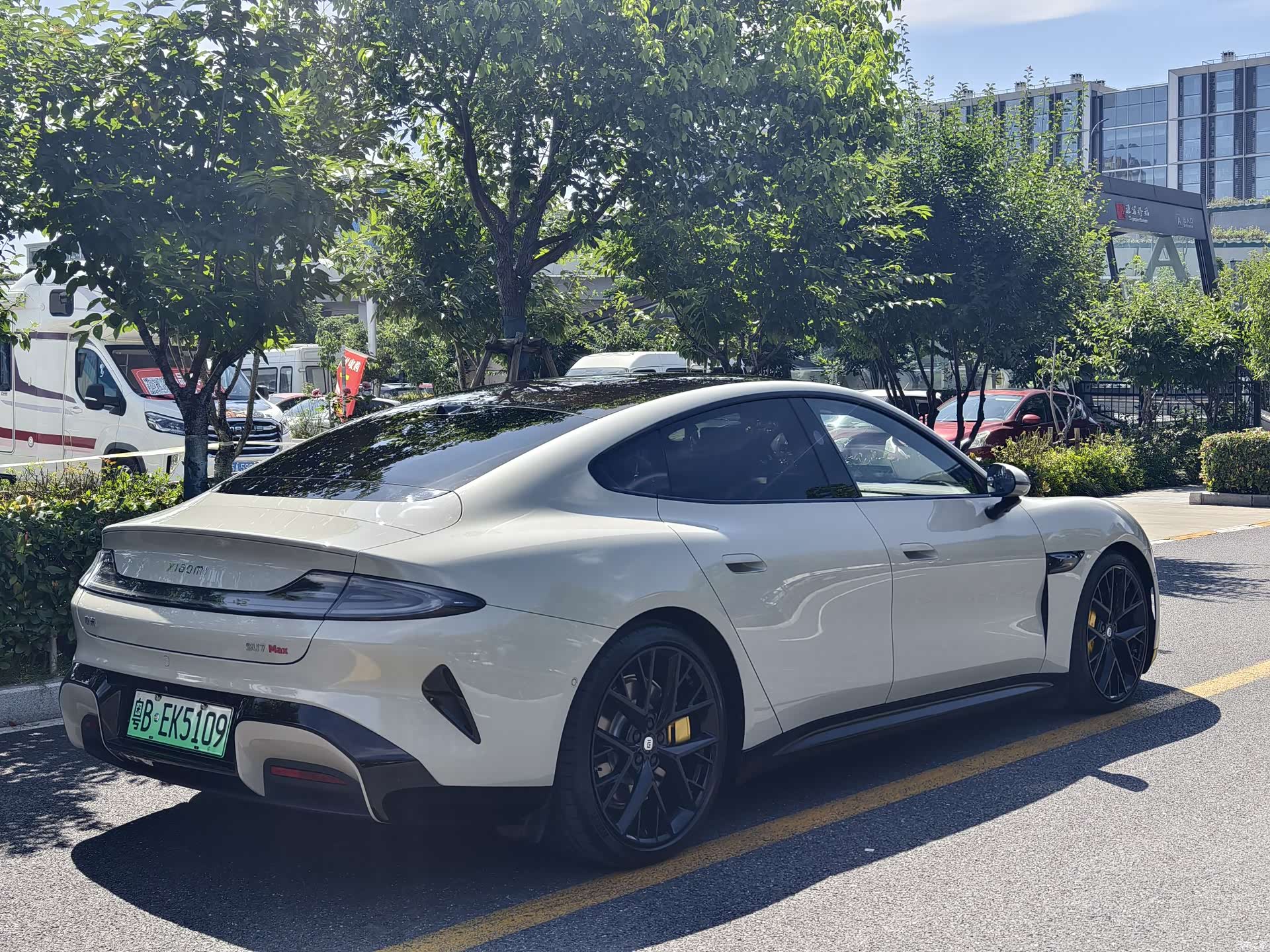 Xiaomi SU7, 2025 4