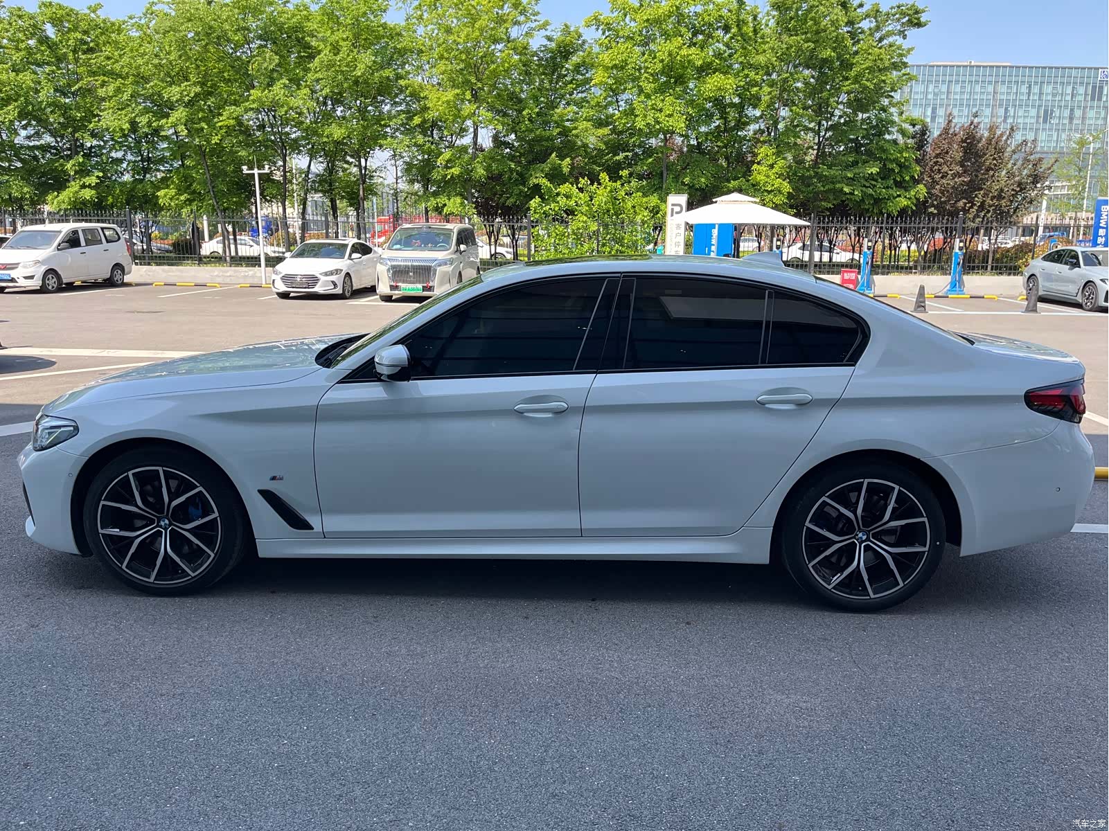 BMW 5 Series, 2023 4
