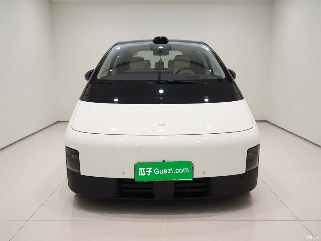 Li Auto MEGA, 2025 2