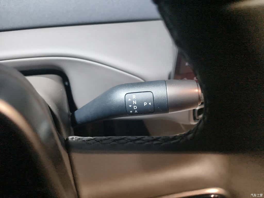 Li Auto MEGA, 2025 10