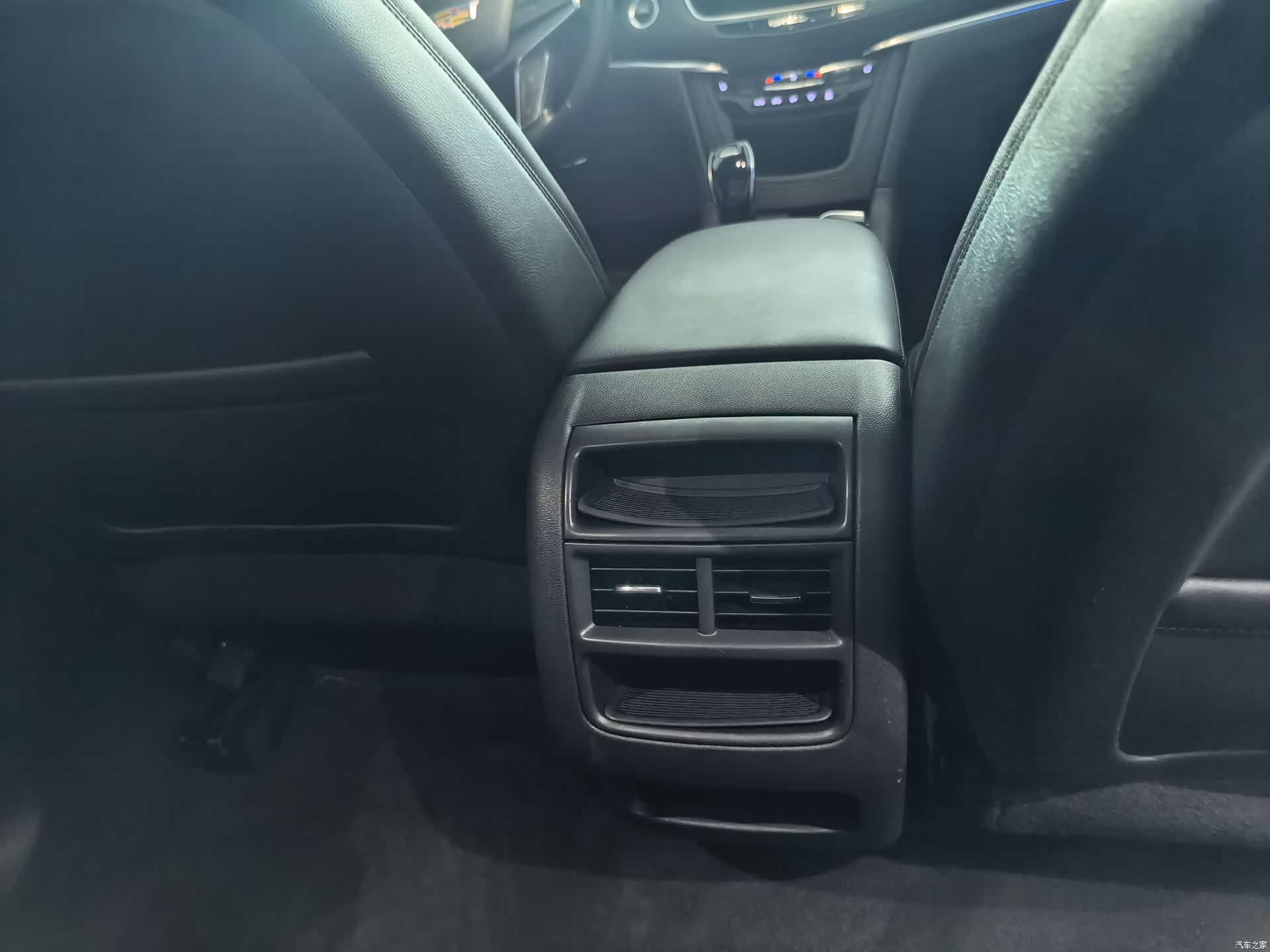 Cadillac XT5, 2022 10