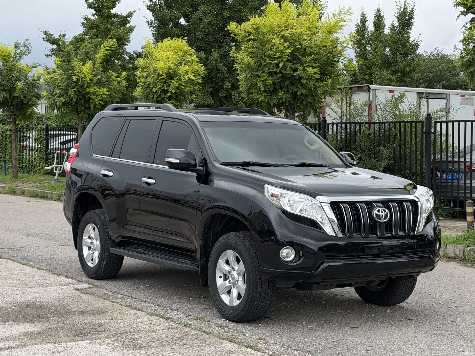 Toyota Prado, 2015 3