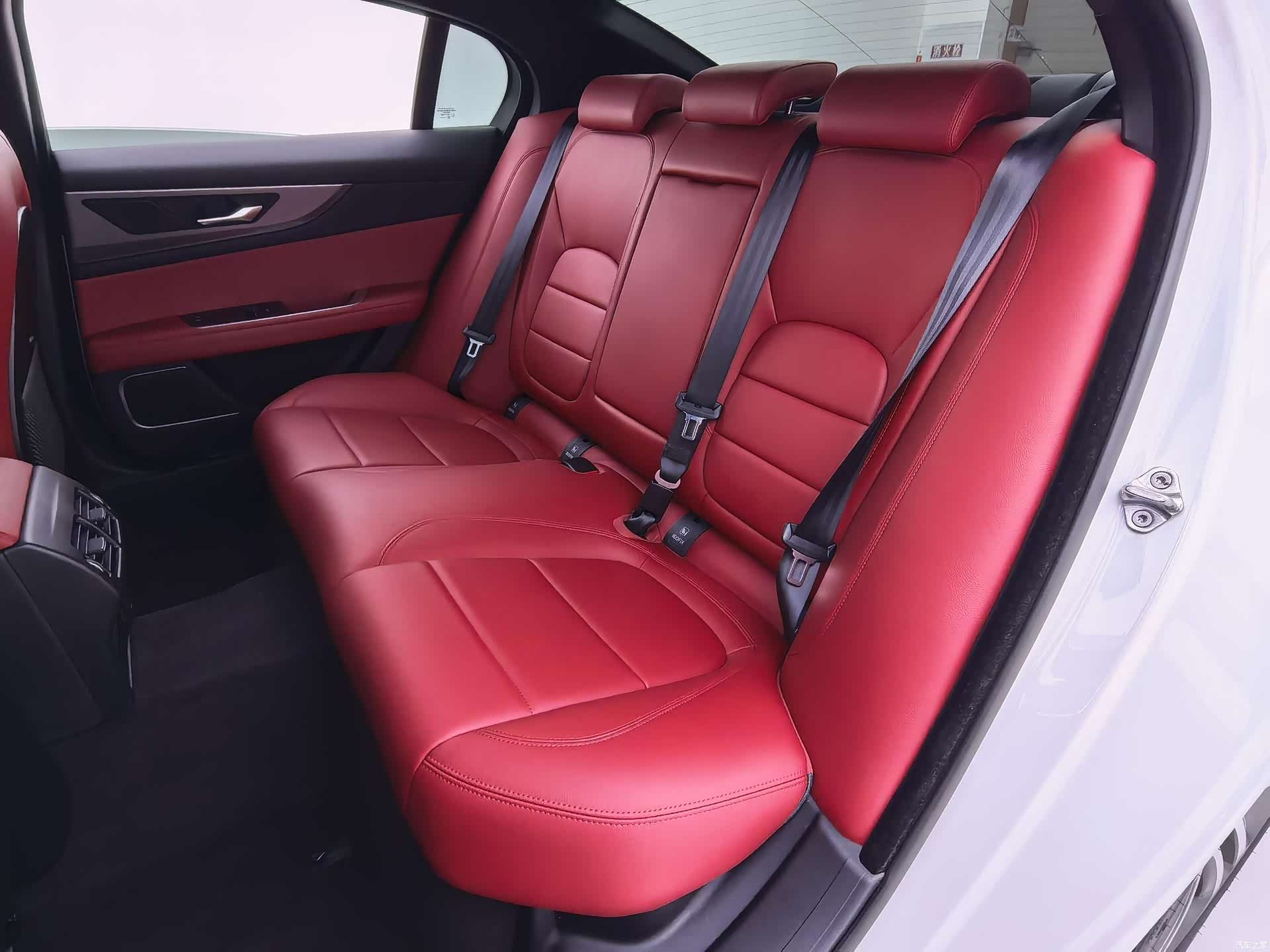 Land Rover XEL, 2022 21