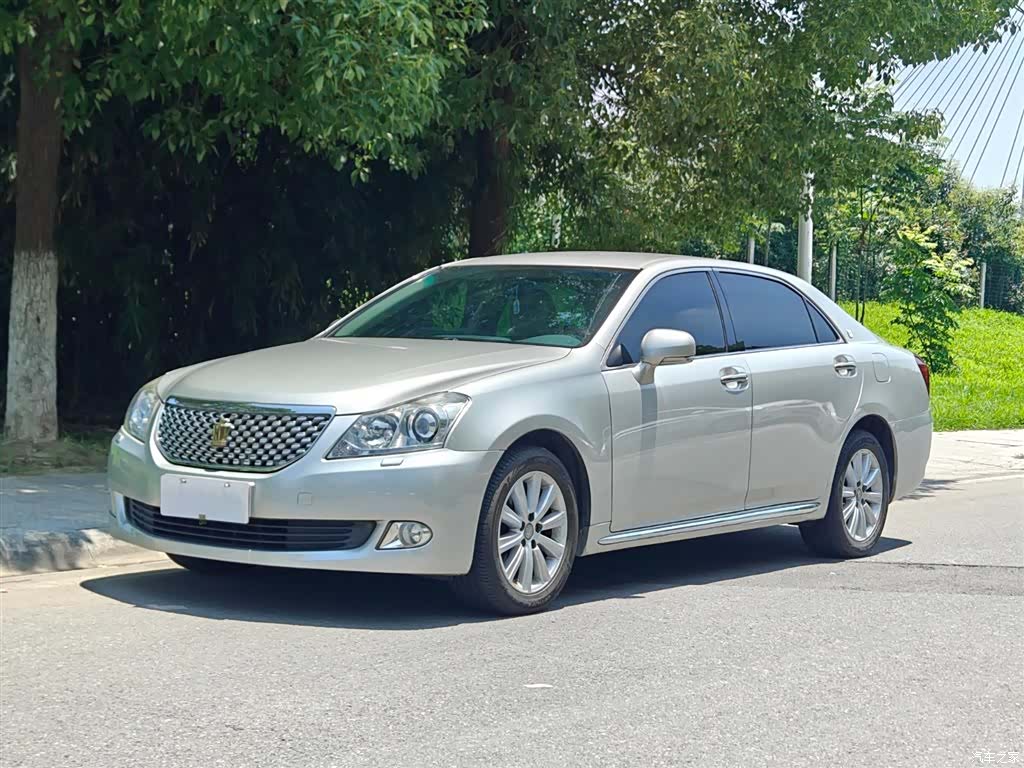 Toyota Crown, 2011 2