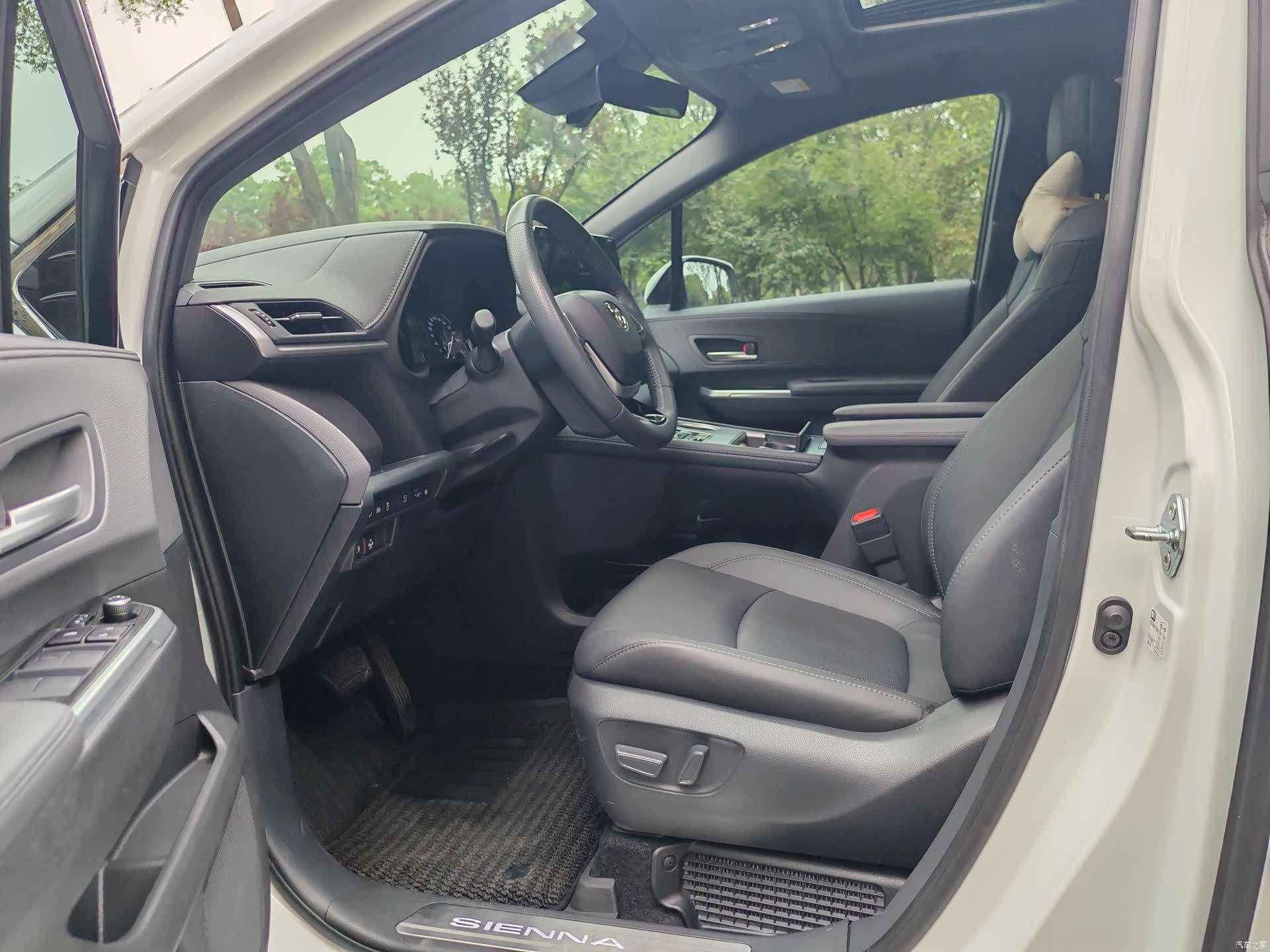 Toyota Sienna, 2024 все фото