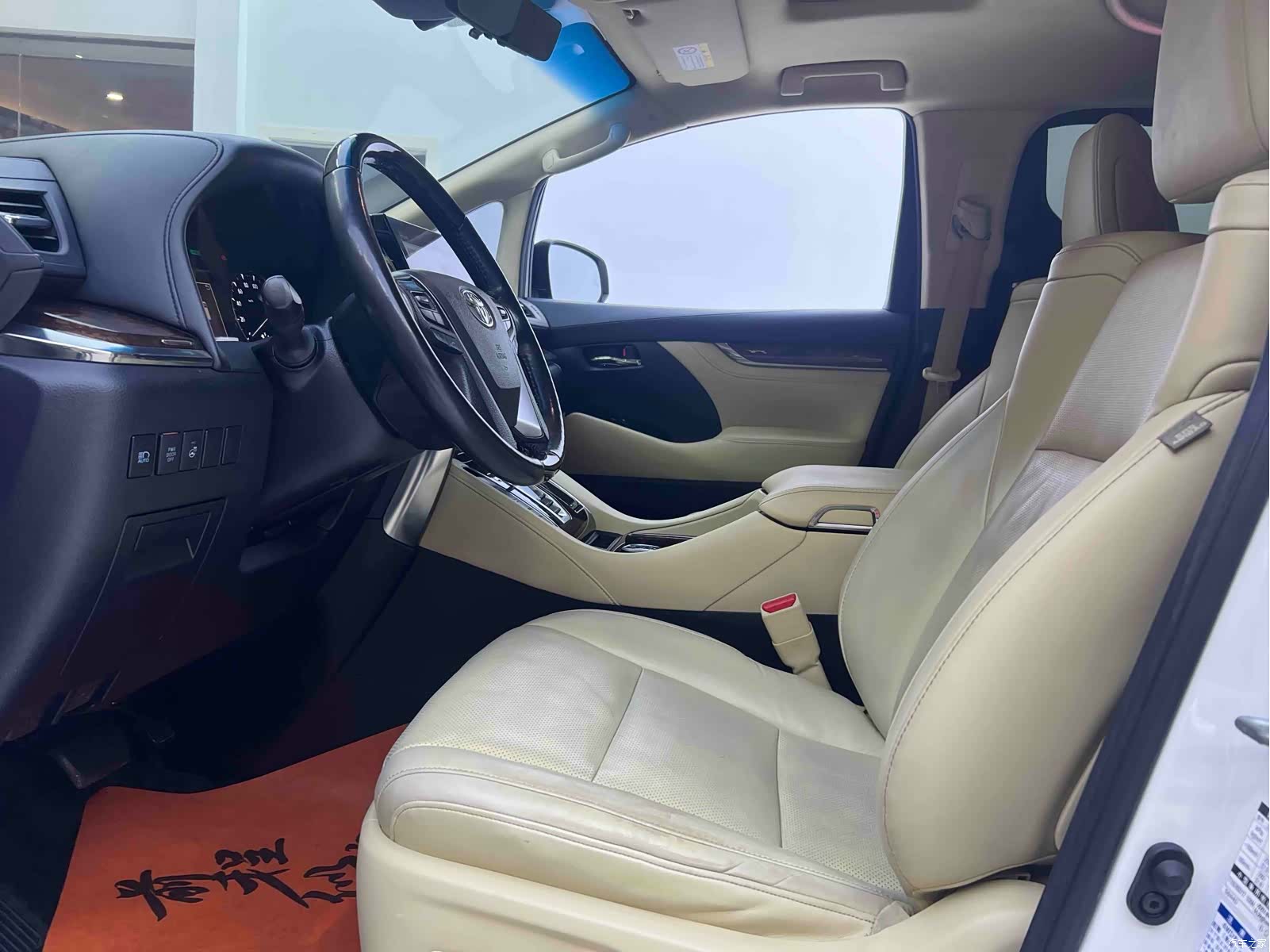 Toyota Alphard, 2021 11