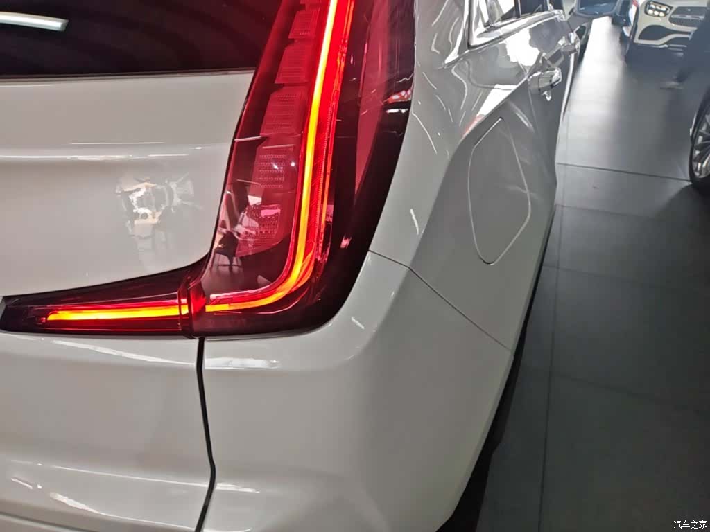 Cadillac XT4, 2020 8