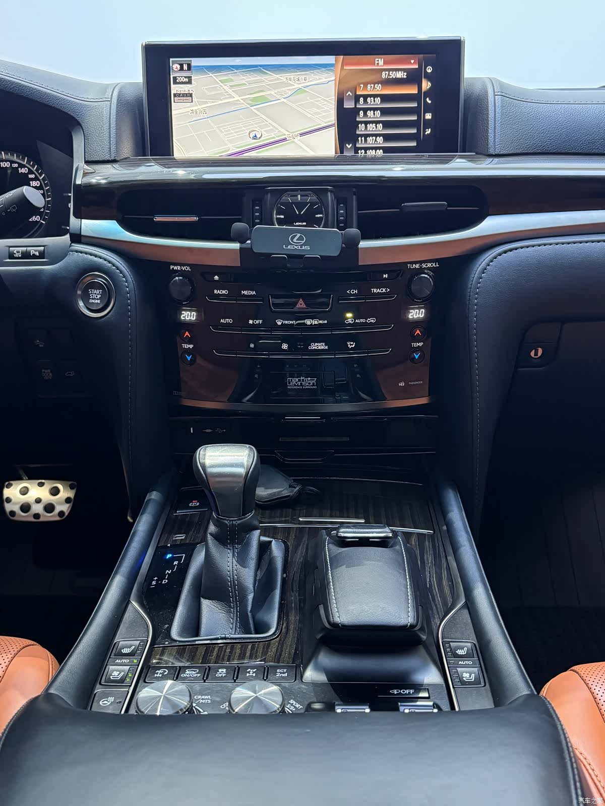 Lexus LX, 2019 14