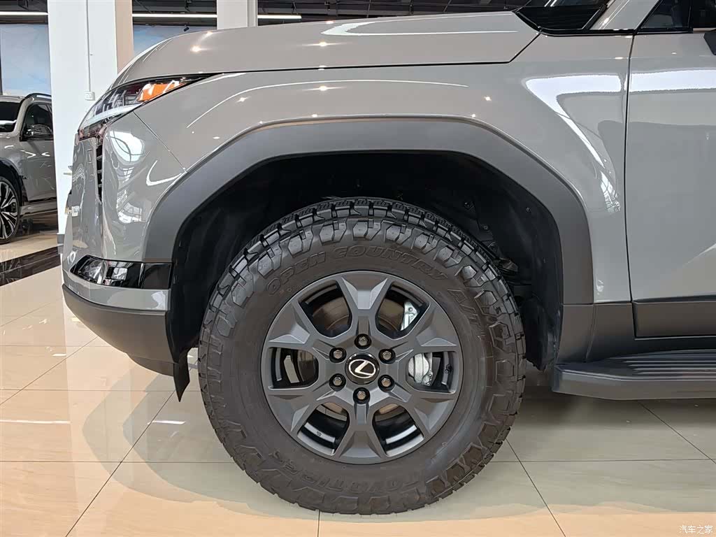 Lexus GX, 2025 8