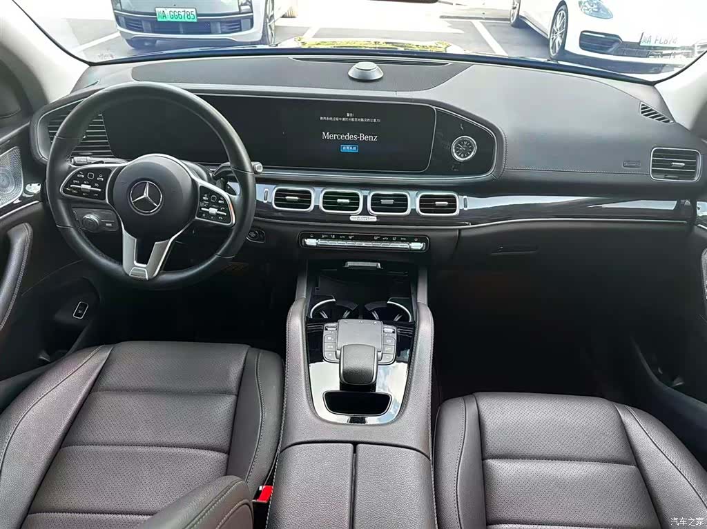 Mercedes-Benz GLE, 2023 14