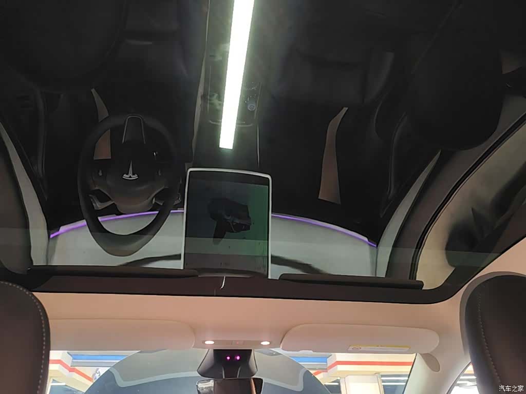 Tesla Model Y, 2024 18