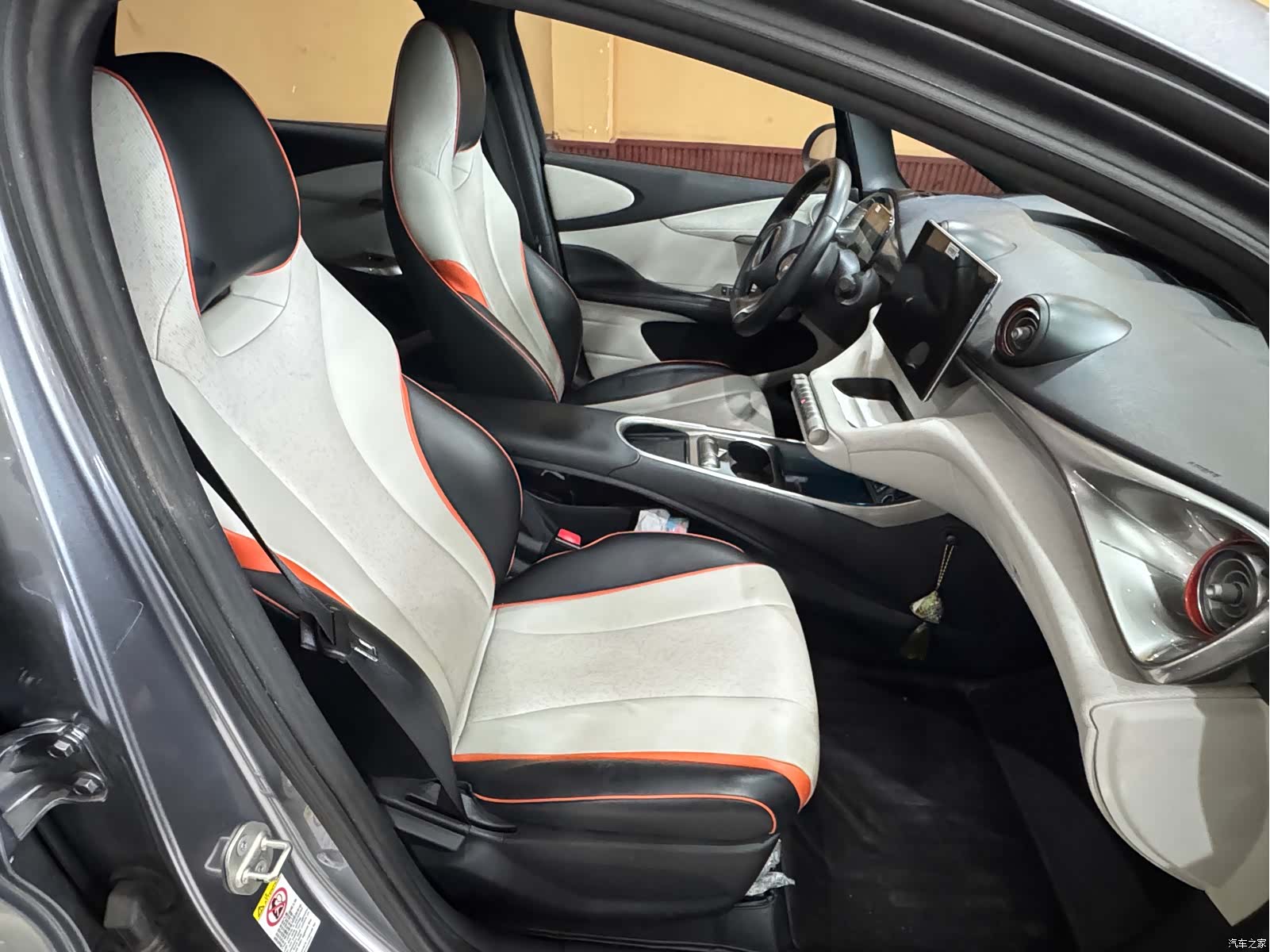 BYD Dolphin, 2022 14