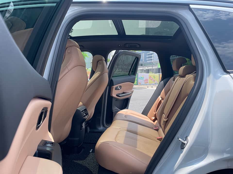 NIO ES6