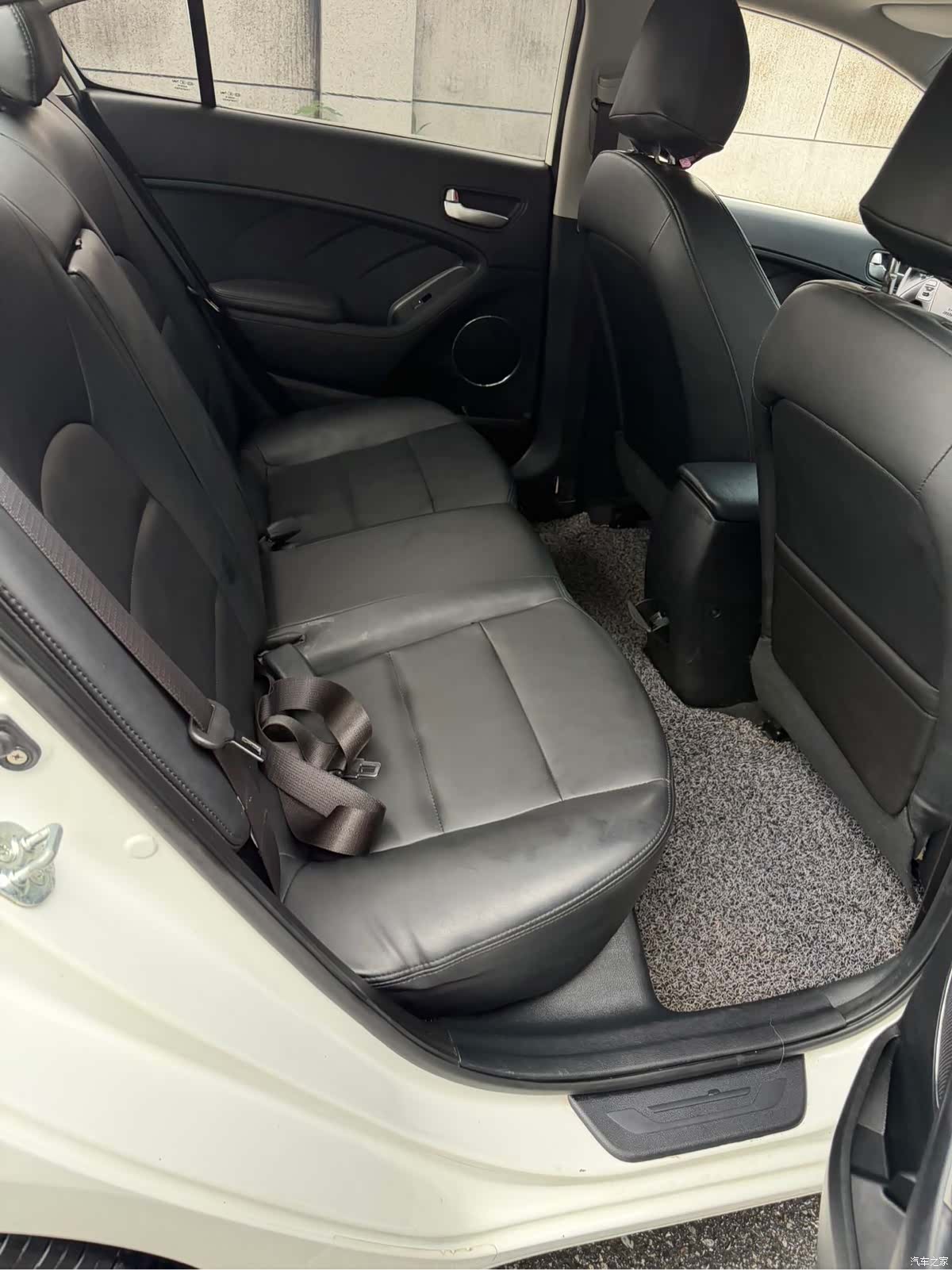 Kia K3, 2015 10