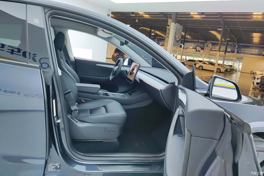 Tesla Model Y, 2024 8
