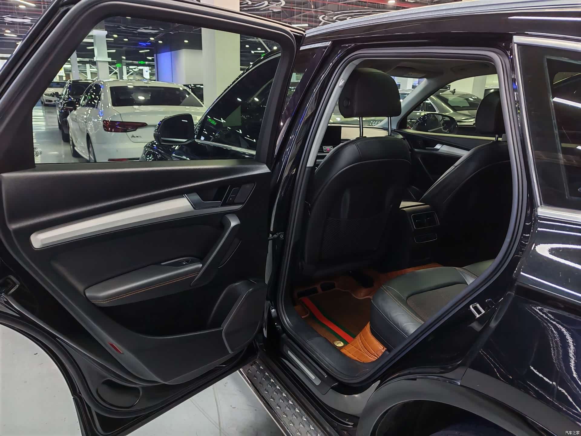 Audi Q5L, 2021 11