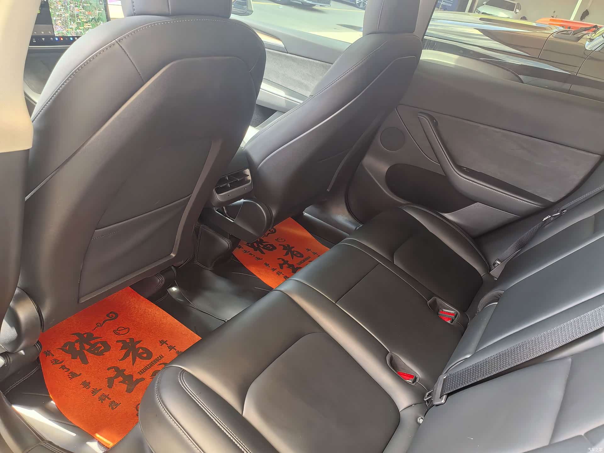 Tesla Model Y, 2021 все фото