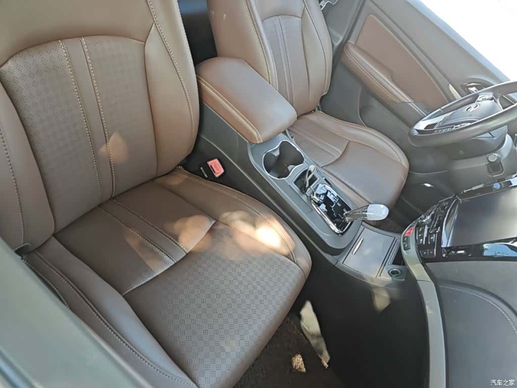 BYD S7, 2015 25