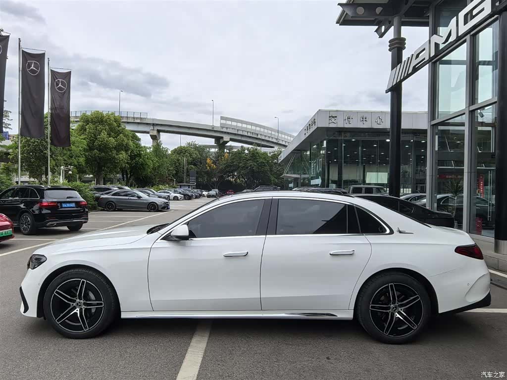 Mercedes-Benz E-Class, 2024 4