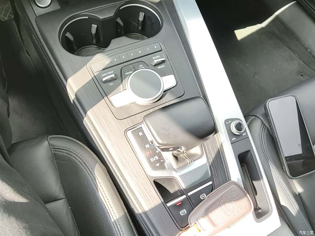Audi A4L, 2019 14