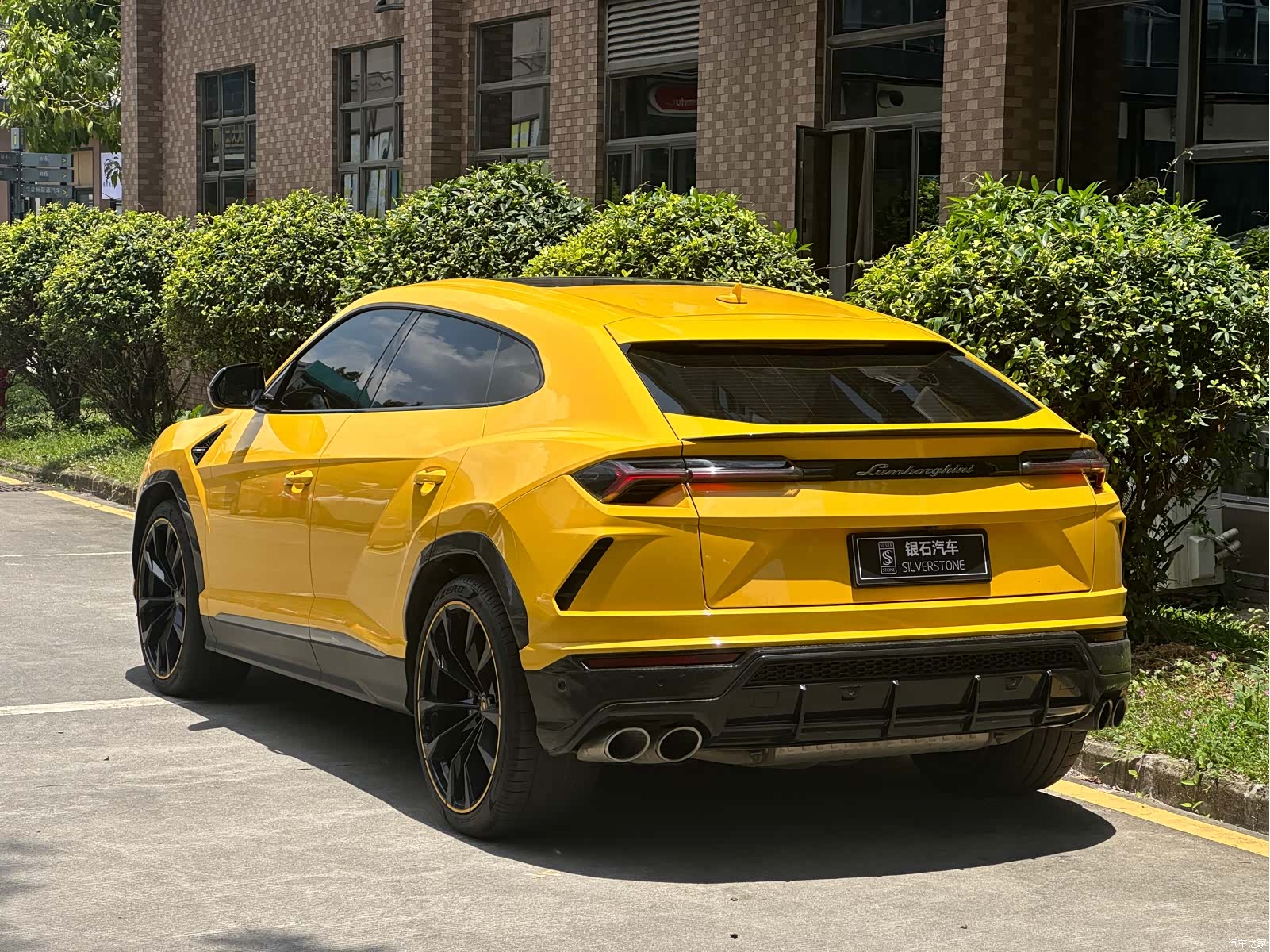Lamborghini Urus, 2022 3