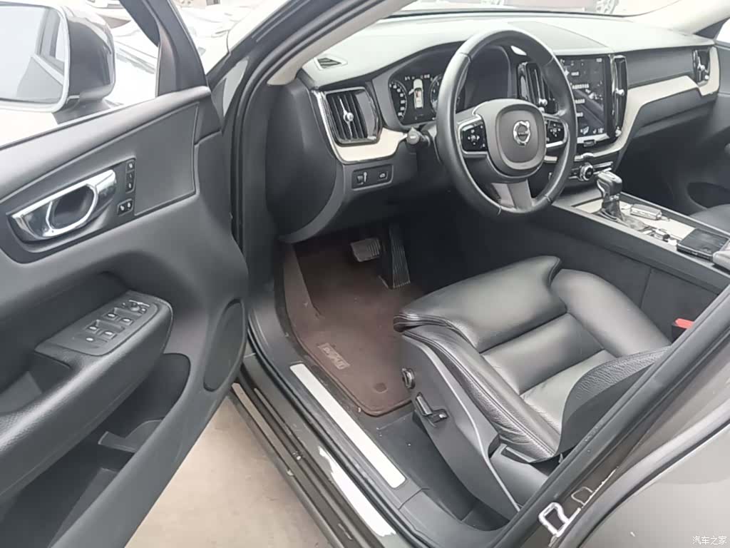 Volvo XC60, 2019 16