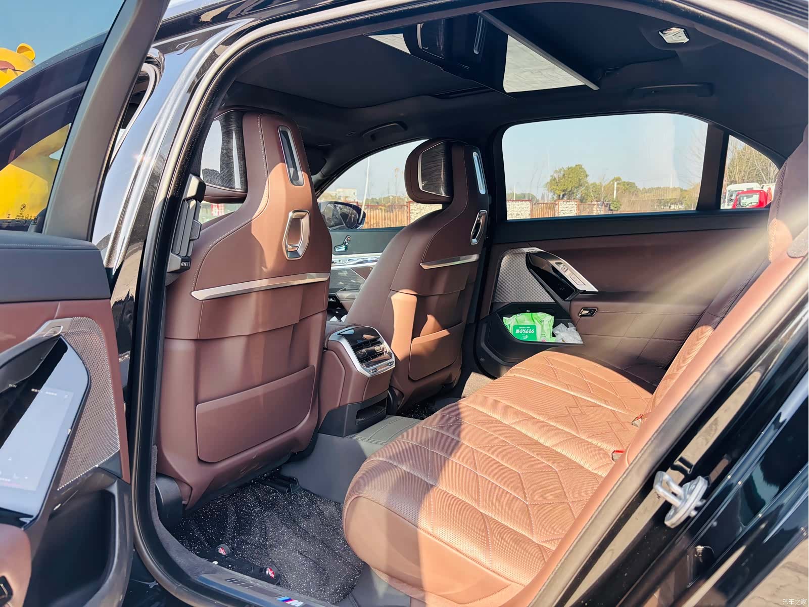 BMW i7, 2023 6