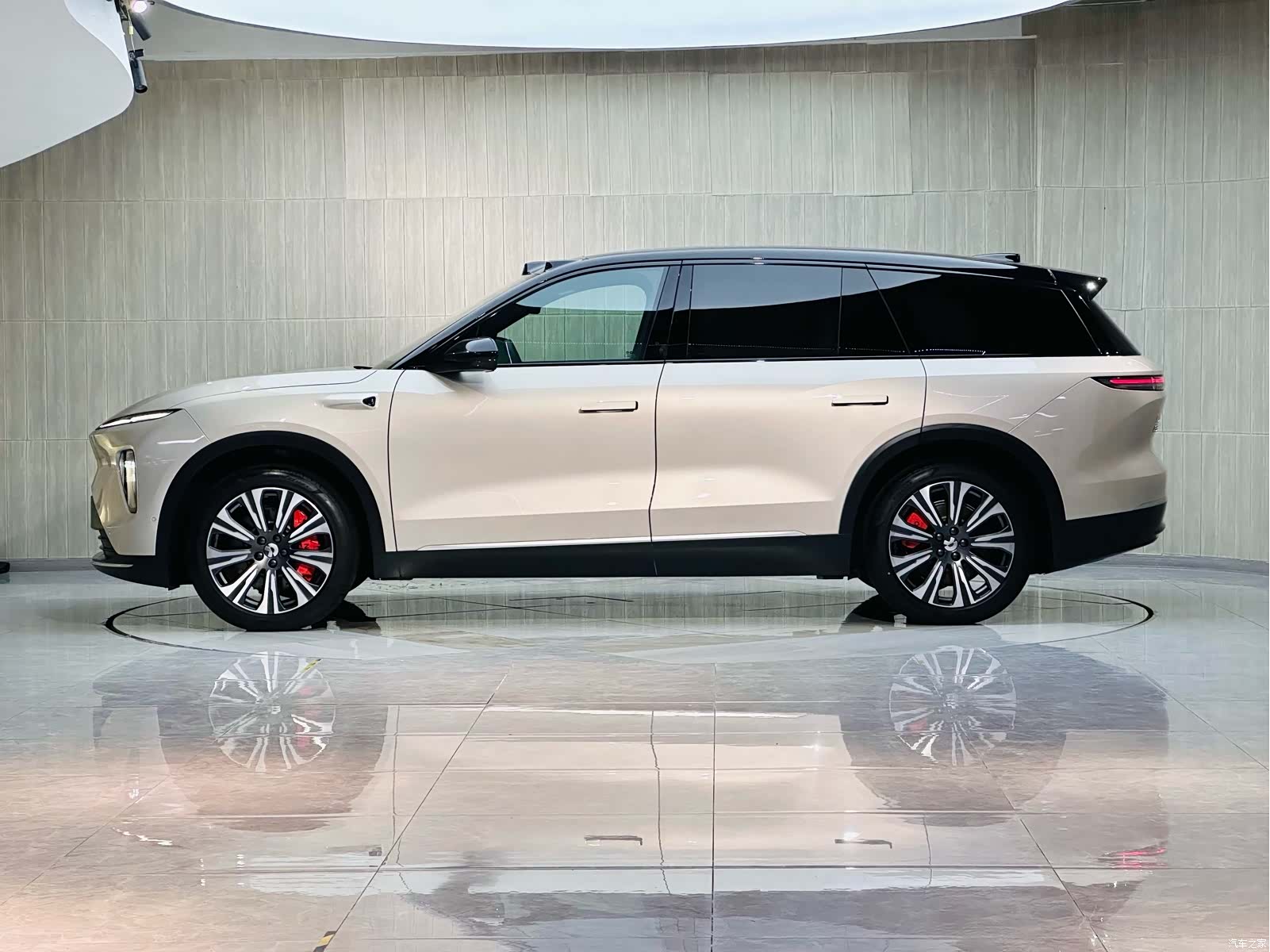 NIO ES8, 2023 3