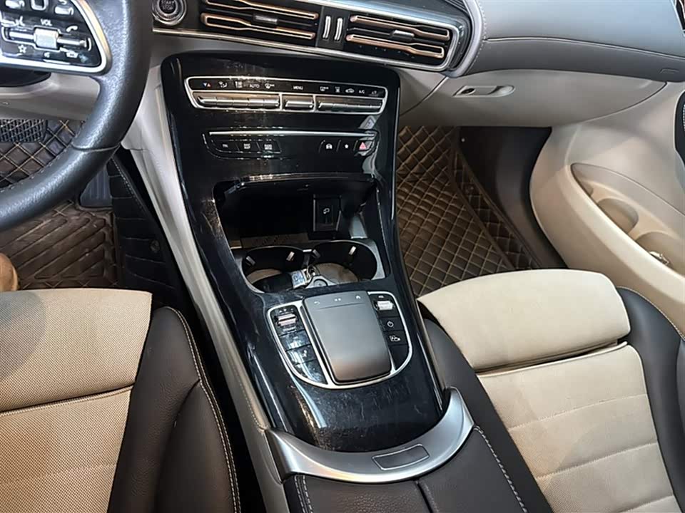 Mercedes-Benz EQC Mercedes-Benz EQC