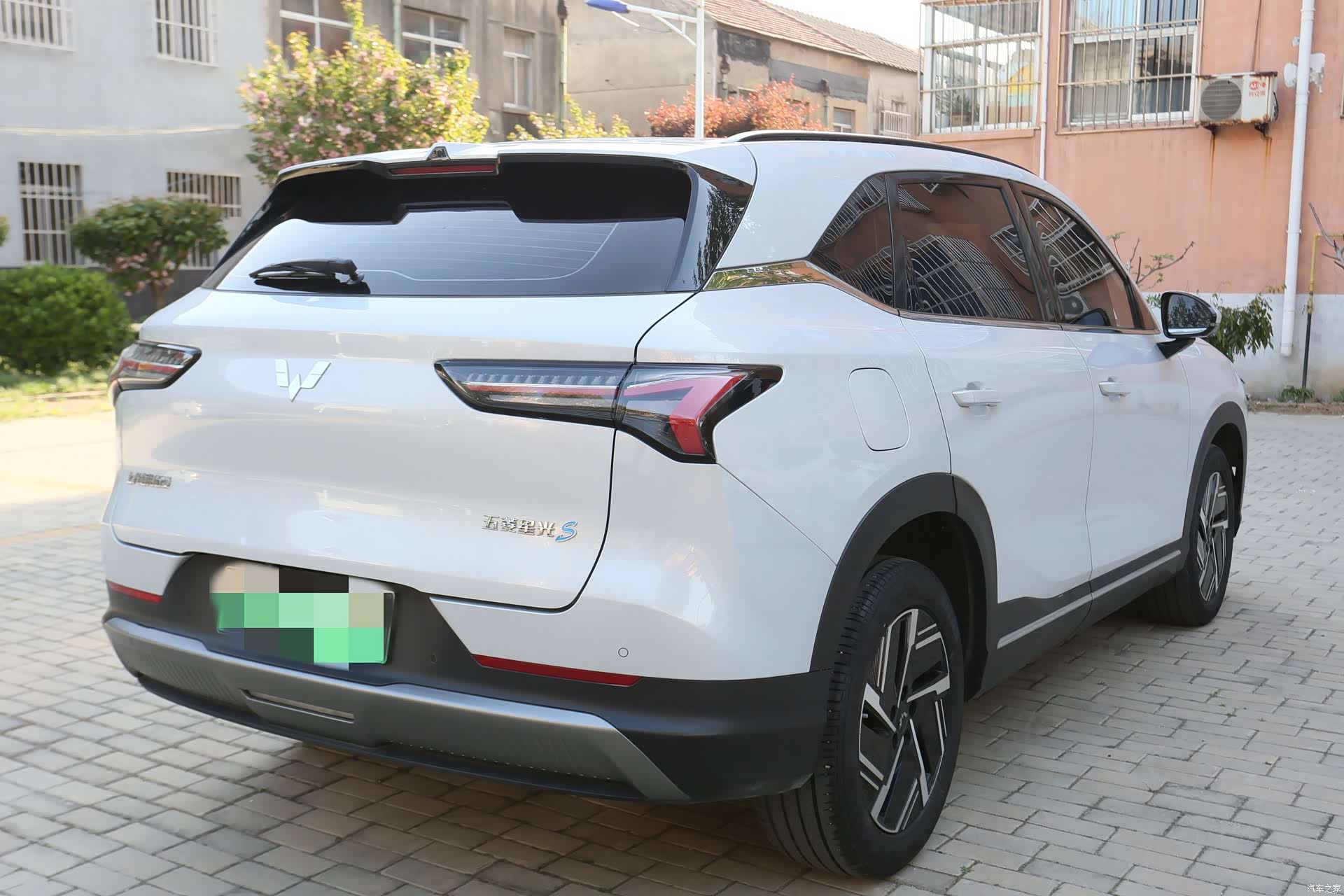 Wuling Starlight, 2024 все фото