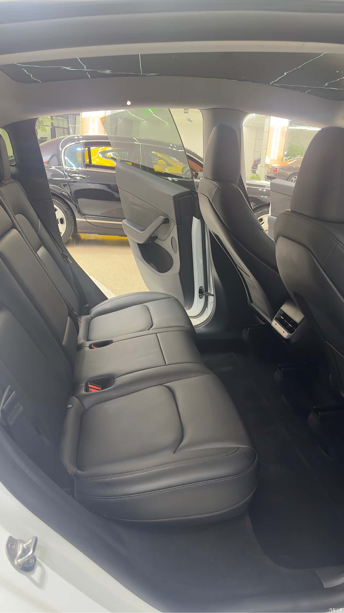 Tesla Model Y, 2024 15