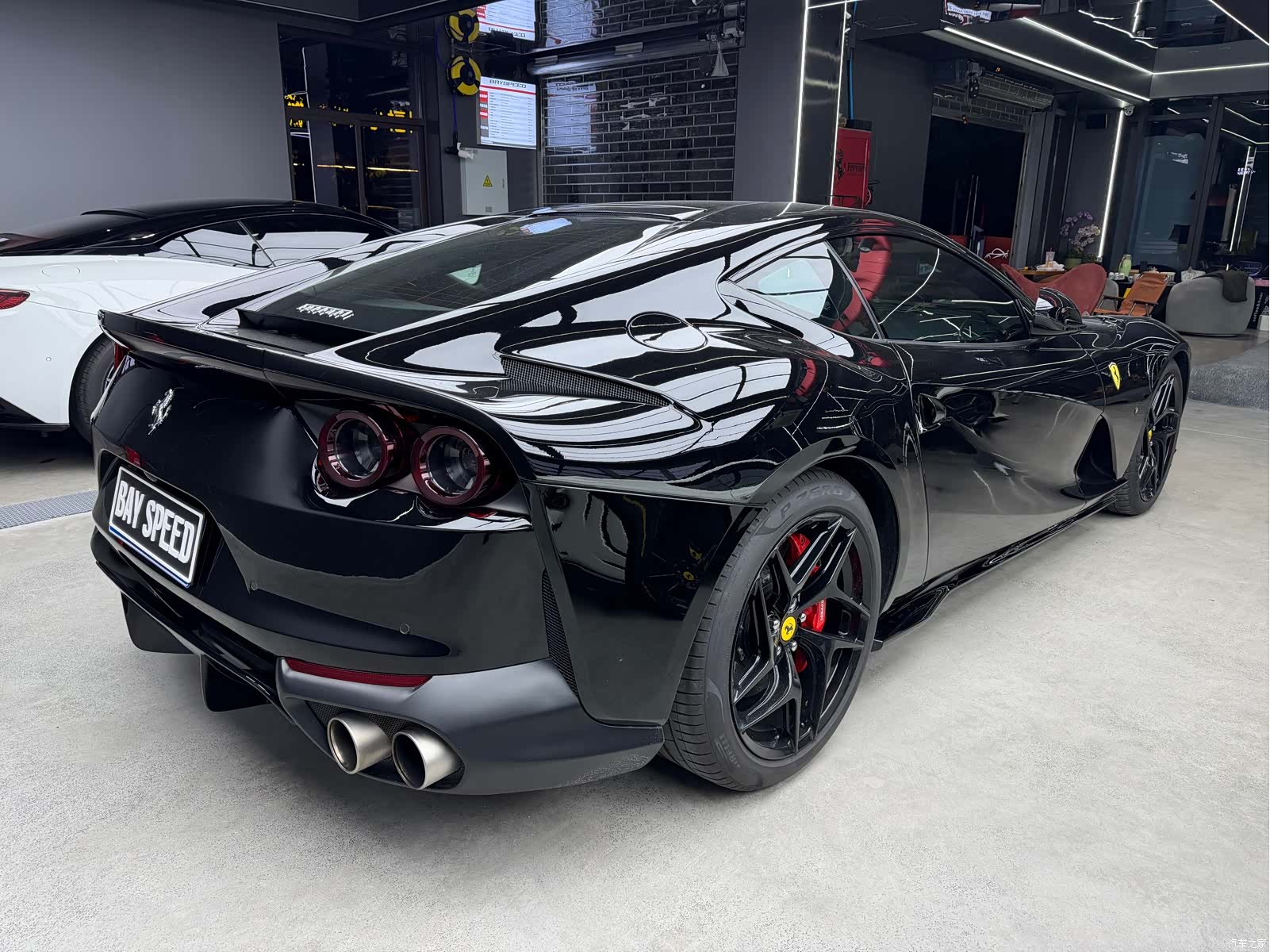 Ferrari 812, 2017 8