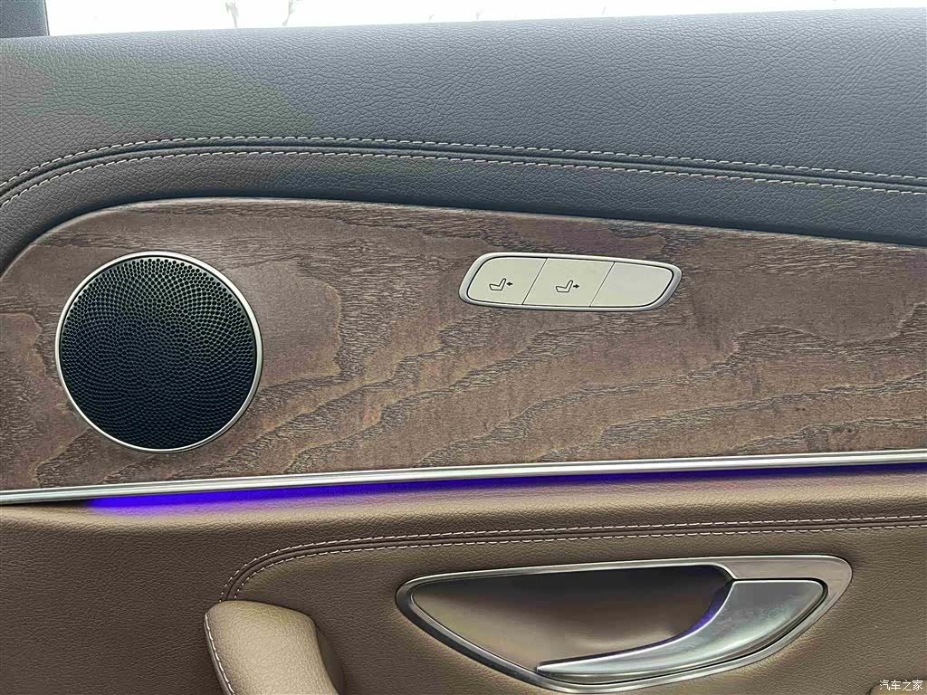 Mercedes-Benz E-Class, 2022 26