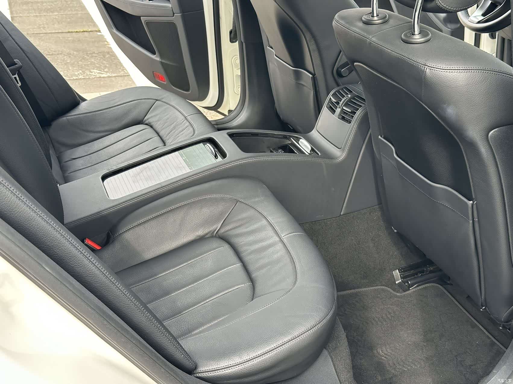 Mercedes-Benz CLS, 2015 7