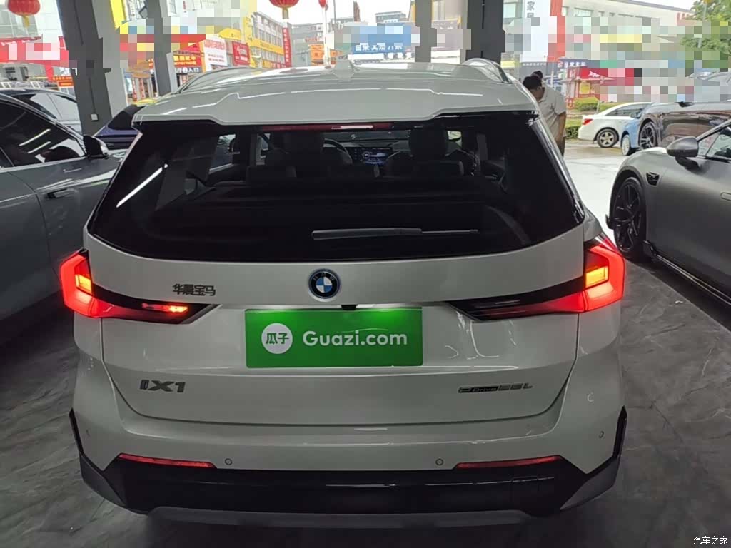 BMW iX1, 2025 6