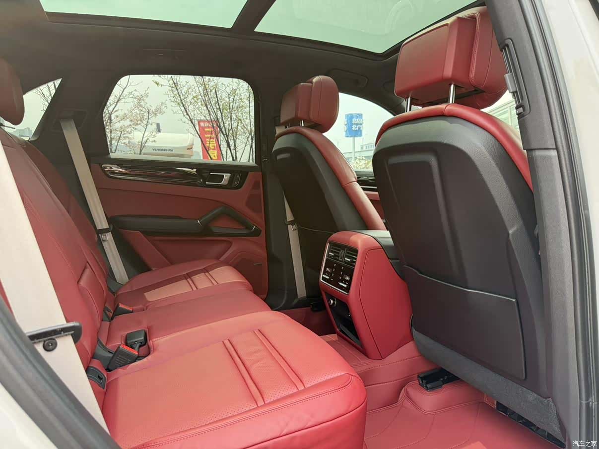 Porsche Cayenne, 2023 12