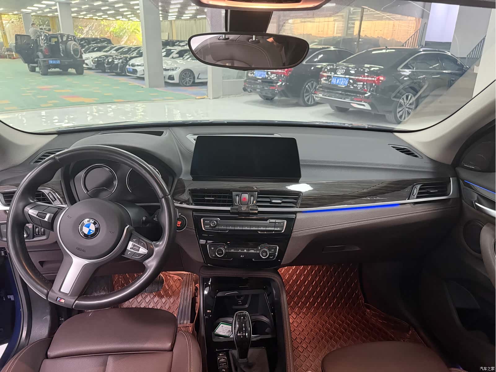 BMW X1, 2020 все фото