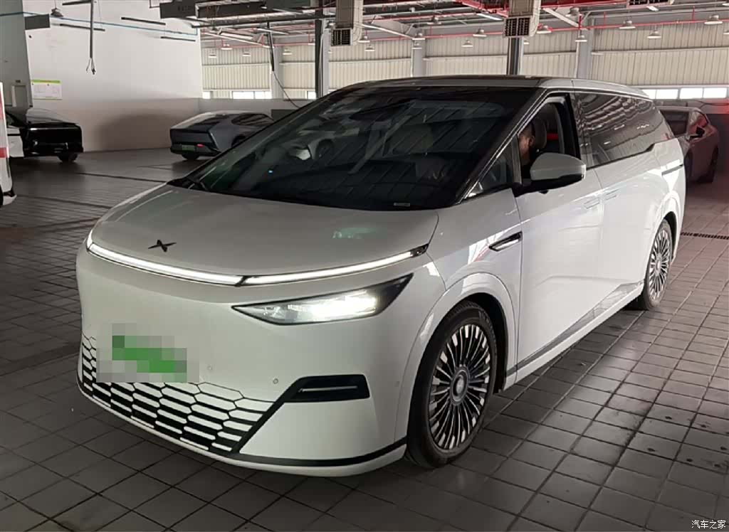 Xpeng X9, 2024 1