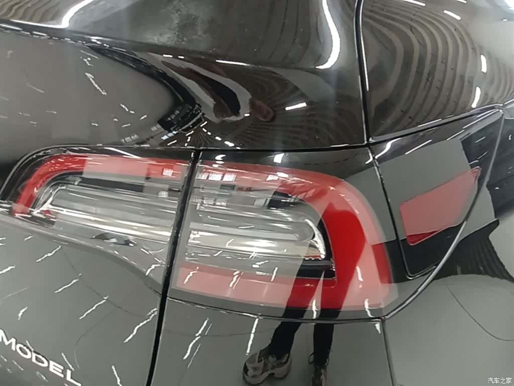 Tesla Model Y, 2024 8