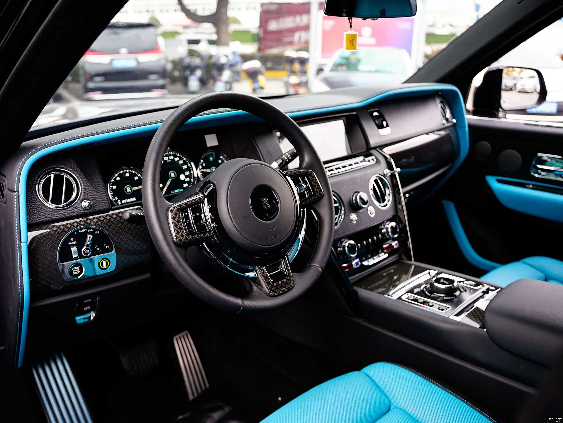 Rolls-Royce Cullinan, 2021 4