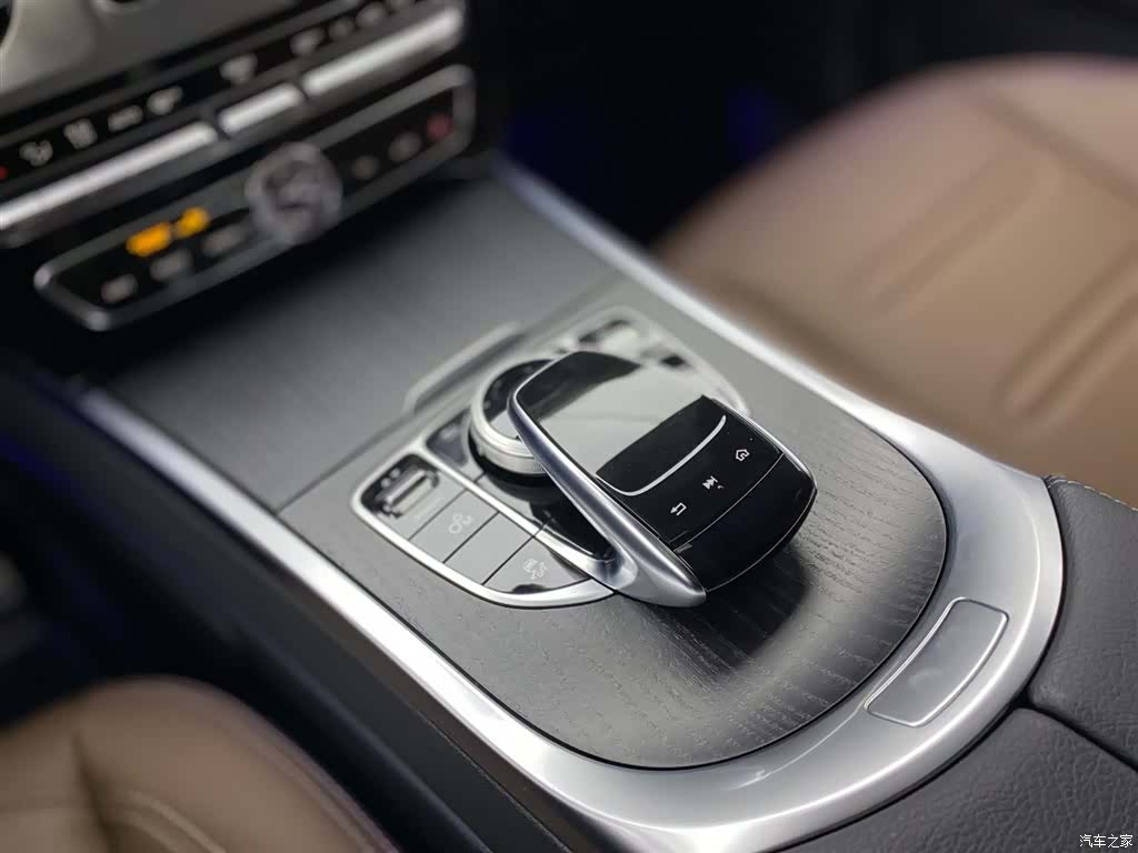 Mercedes-Benz G-Class, 2023 18