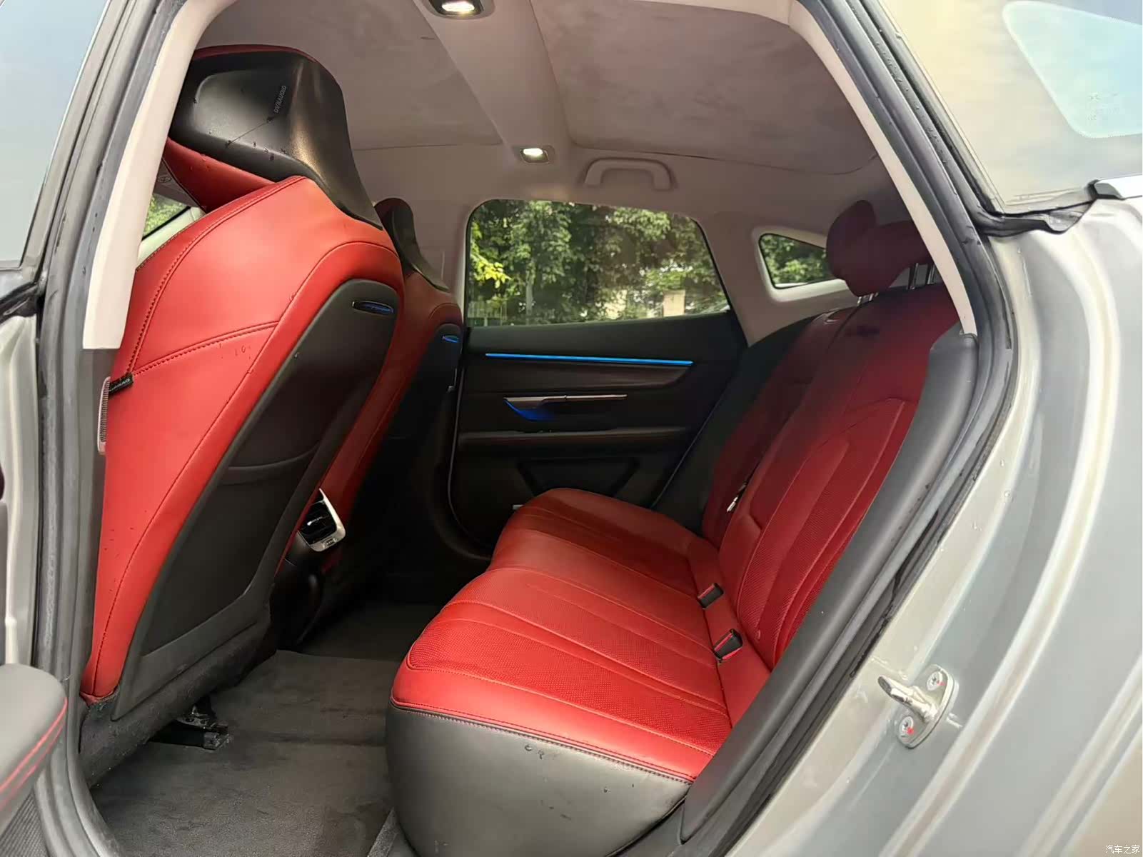 Xpeng P7, 2021 16